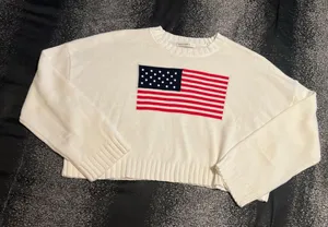 Moon & Maddison Womens large American Flag cropped boxy fit long sleeve sweater thumbnail 1