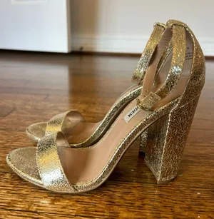 Gold Heels thumbnail 1