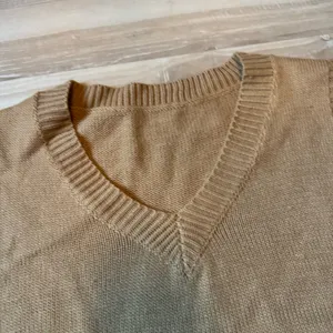 Shein Cropped Cotton Knit Sweater Vest thumbnail 4