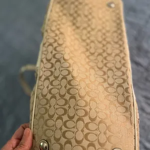 Coach Devin Beige Signature Shoulder Bag thumbnail 7