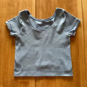 Elee Light Blue Ribbed Seamless Short Sleeve Scoop Neck Crop Top Activewear thumbnail 1