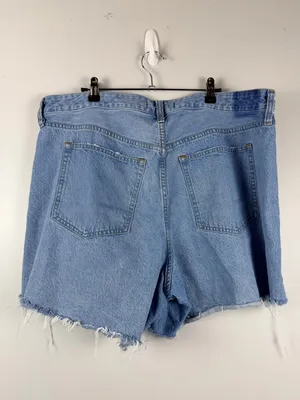 Abercrombie & fitch high rise loose short curve love light wash size 34 thumbnail 4