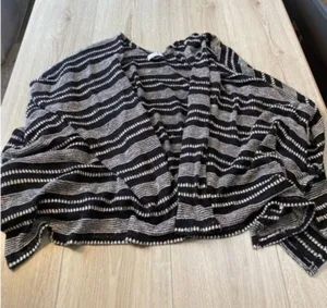 Abercrombie and fitch white black striped cardigan sweater top shirt thumbnail 1