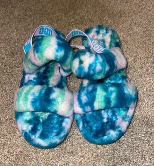 UGG Slippers thumbnail 1