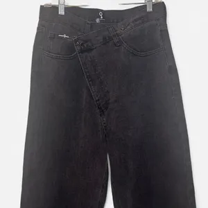 Insane Gene Black Weekend Crossover Hi-Rise Straight Jeans Size 29 thumbnail 4