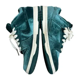 Nike Dunk Low Green Velvet Sneakers Shoes Womens Size US 6 Atomic Teal thumbnail 4