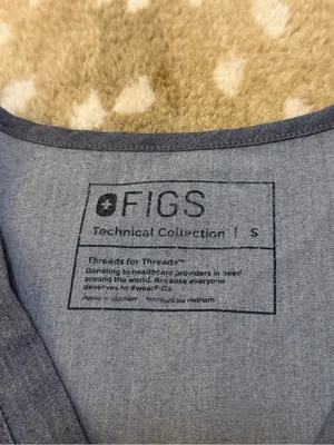 FIGS Technical Collection Gray Scrub Top Women’s Small V Neck Medical Uniform thumbnail 7