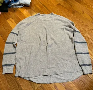 American Eagle Outfitter Sweater thumbnail 1