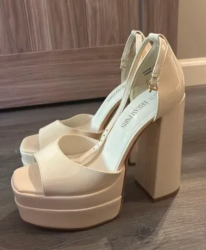 Dream Pairs High Heels thumbnail 1