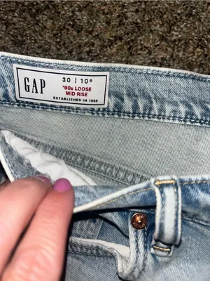 GAP 90’s Loose Mid Rise Light Blue Distressed Straight Jeans NWT thumbnail 3