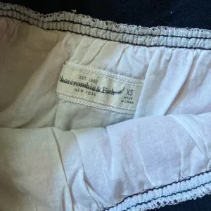 Like new Abercrombie & Fitch Ladies Skirt size XS thumbnail 2