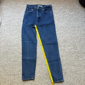 LEVI’S Denim Wedgie Blue Jeans Size 26 thumbnail 6