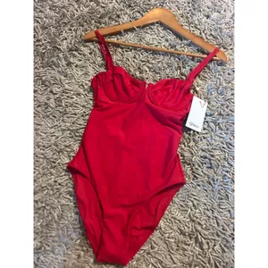 QUINCE Italian Underwire One Piece Swimsuit NWT Cherry Red Size XS SLOW FASHION thumbnail 4
