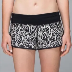 Lululemon Speed Up Shorts 3” Inseam Black White Palm Leaves Size 4 Shorts thumbnail 1