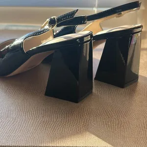 Women’s black sling back block heel closed square toe size 7 thumbnail 2