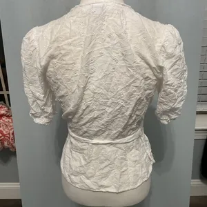 Old Navy Womens Wrap Top White Floral Eyelet Puff Sleeve Tie Waist Size Medium thumbnail 3