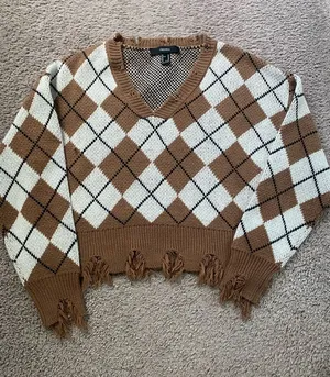 Forever 21 Brown & White Argyle V-Neck Cropped Sweater thumbnail 1