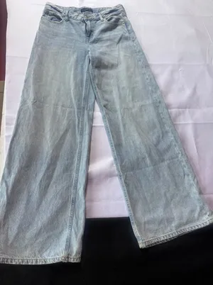 Aeropostale Super Baggy High Waisted Wide Leg Light Wash Jeans Size 2 Reg thumbnail 1