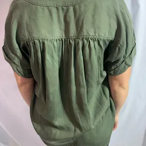 Loft green flowy top by Lou & Grey size Medium thumbnail 2
