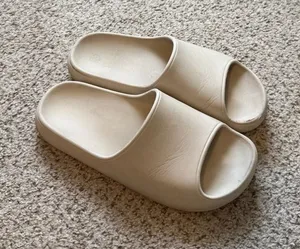 Women’s sandal slides size 7 Tan thumbnail 1