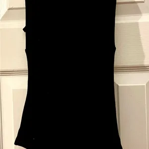 Chic Black Ribbed Bodysuit Size 4 thumbnail 3