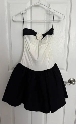 Boutique Black and White Rosette Dress thumbnail 1