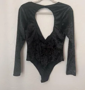 NWT Victoria's Secret crushed velvet body suit size M/L thumbnail 12