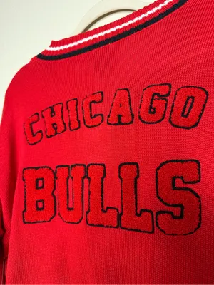 Ultra Game Women Chicago Bulls V-Neck Sweater S Red NBA Basketball Knit Pullover thumbnail 6