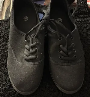 Black Canvas Lace thumbnail 1
