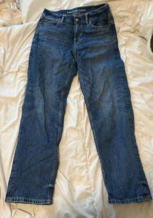 American Eagle Strigid Low-Rise Ex-Boyfriend Jean thumbnail 3