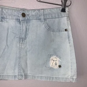 Forever Twenty One Boutique distressed mini jean skirt thumbnail 3