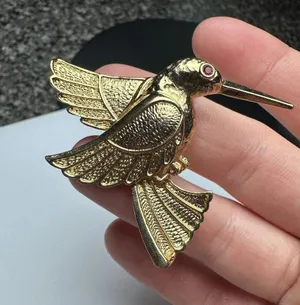 Avon Hummingbird Gold Tone Bird Red Rhinestone Brooch Pin Signed NWOT thumbnail 2