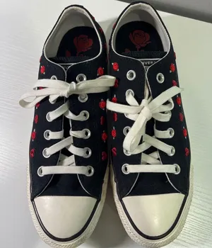 Converse Chuck Taylor All Star Low Top Black Rose Heart Embroidered Shoes size 9 thumbnail 1