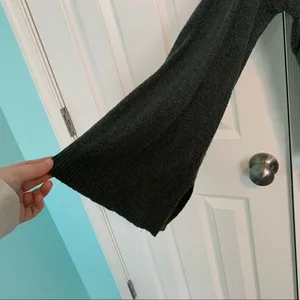 BP size small‎ deep green sweater bell style sleeves thumbnail 2
