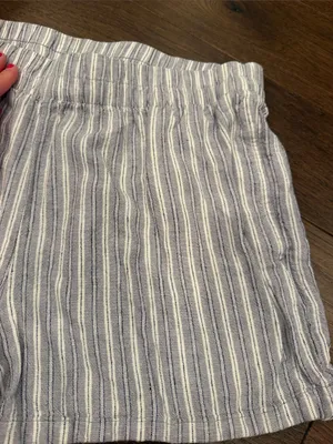 Old Navy Blue and White Striped Casual Women's Shorts Large - C73-012 thumbnail 3
