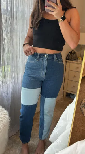Hollister Ultra High-Rise Mom Jean thumbnail 6