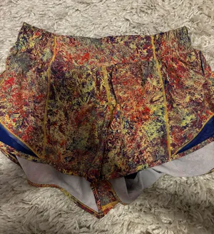 Lululemon Hotty Hot Short 2.5” Size 6 thumbnail 1