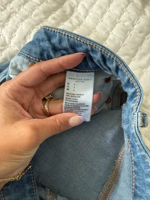 American Eagle Low-Rise Baggy Shorts thumbnail 5