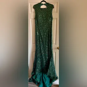 Jovani Hunter Green Sequin Open-Back Holiday Dress w/Small Train Sz 22 thumbnail 7