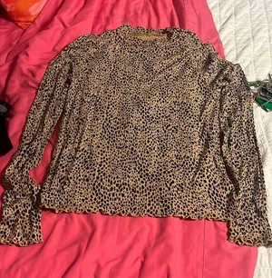 American Eagle shirt thumbnail 1