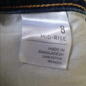 FINAL MARKDOWN Ladies' Old Navy Mid-Rise Cutoff Shorts (8) thumbnail 6