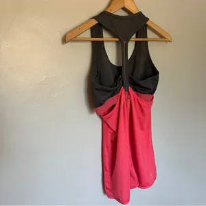 Under Armour Womens Shirt Medium Semi Fitted Orange Tank Top HeatGear Run Bra M thumbnail 7