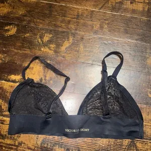 Victoria’s Secret L black strappy lacy triangle bralette thumbnail 2