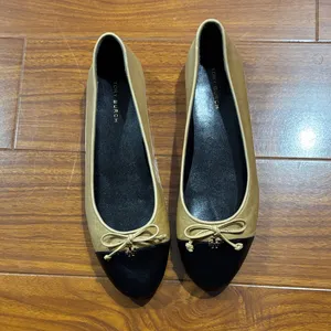 Tory Burch Leather Cap Toe Ballet Flat in Ginger Shortbread / Perfect Black thumbnail 1