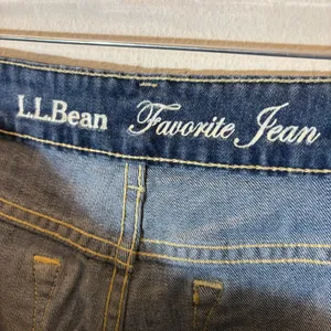L.L. Bean‎ Favorite Jean Straight Leg Medium Wash Blue Denim Size 10 thumbnail 5