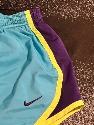 Womens medium Nike Dri Fit athletic/casual 3" running shorts w/liner thumbnail 4