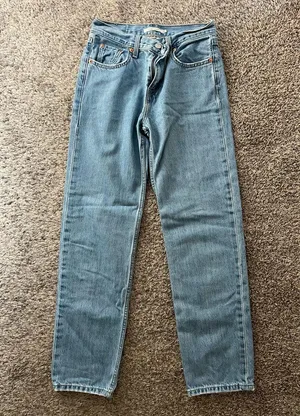 Classic Blue Low Pro Levi’s Straight Women's Jeans thumbnail 2