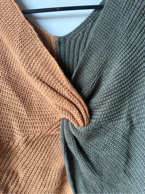 Two Tone Colorblock Twist Front Knit Sweater Medium thumbnail 2