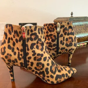 New York & Company Leopard Booties Black Size 8 thumbnail 9