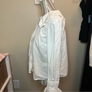 White Ruffled Button thumbnail 4